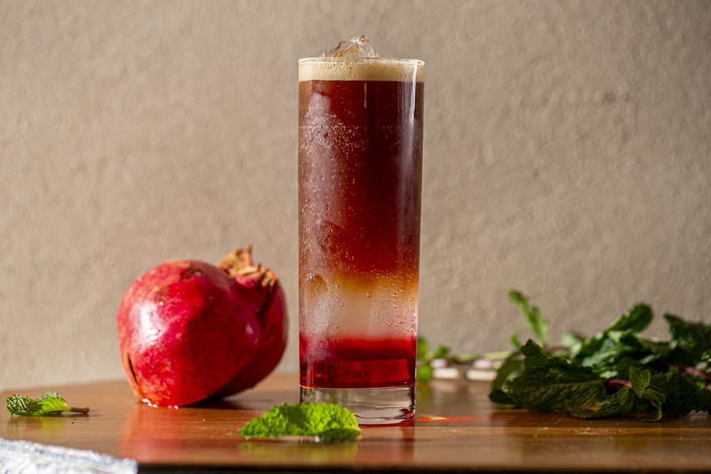 Expresso Tônica de Romã, drink oferecido no Mezmiz | Foto: Divulgação Mezmiz