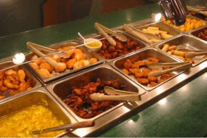 Gestão eficiente diminui perdas e fortalece buffets por quilo 
