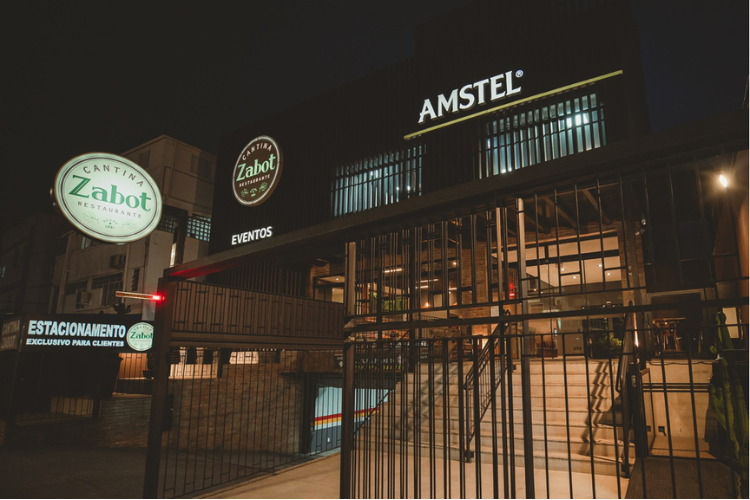 O Zabot criou outro espaço para ser uma opção de bar consumo noturno e atrair também clientes que já frequentam a Cantina Zabot.