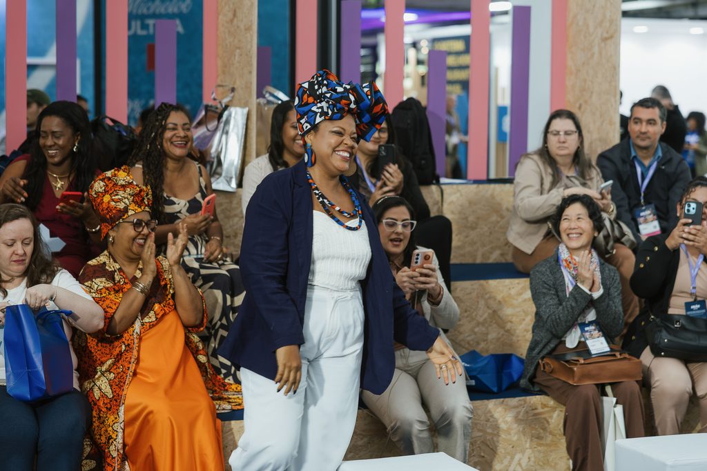 Milena Rosa, empreendedora de Lauro de Freitas/BA se prepara para receber a premiação do Missão Empreendedora no Salão Abrasel | Foto: Divulgação Abrasel